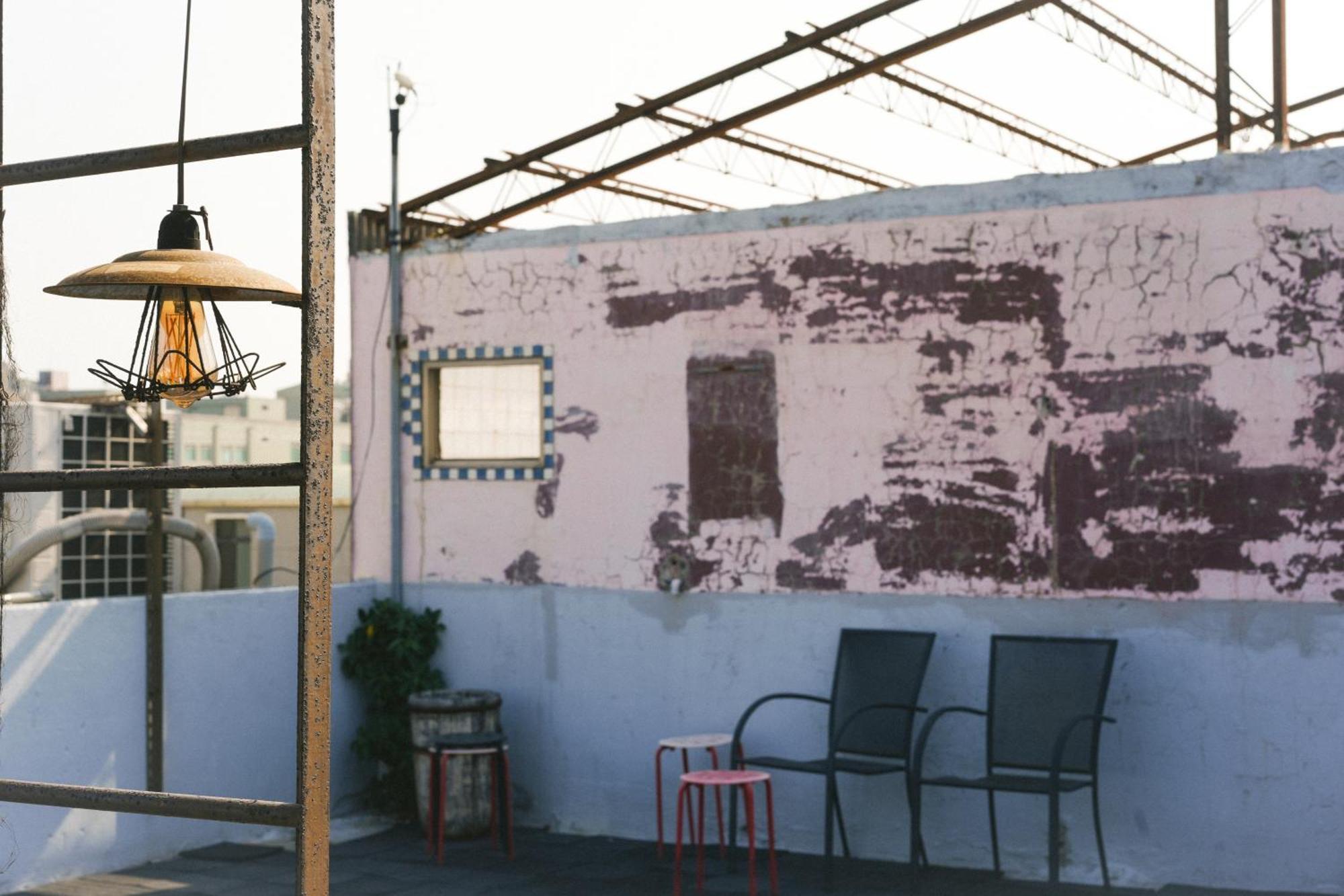 Loft18 Hostel Tainan Exterior photo