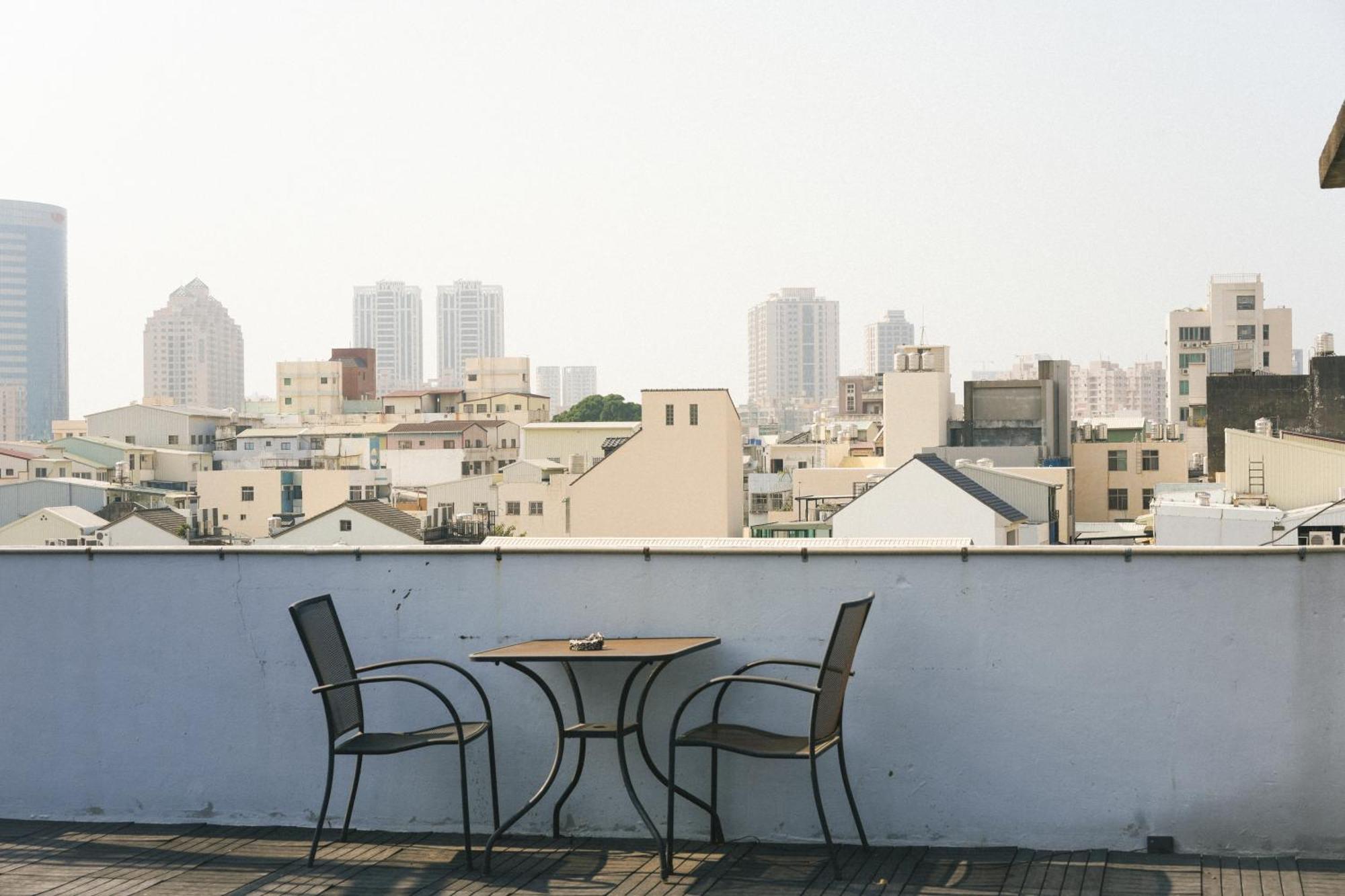 Loft18 Hostel Tainan Exterior photo