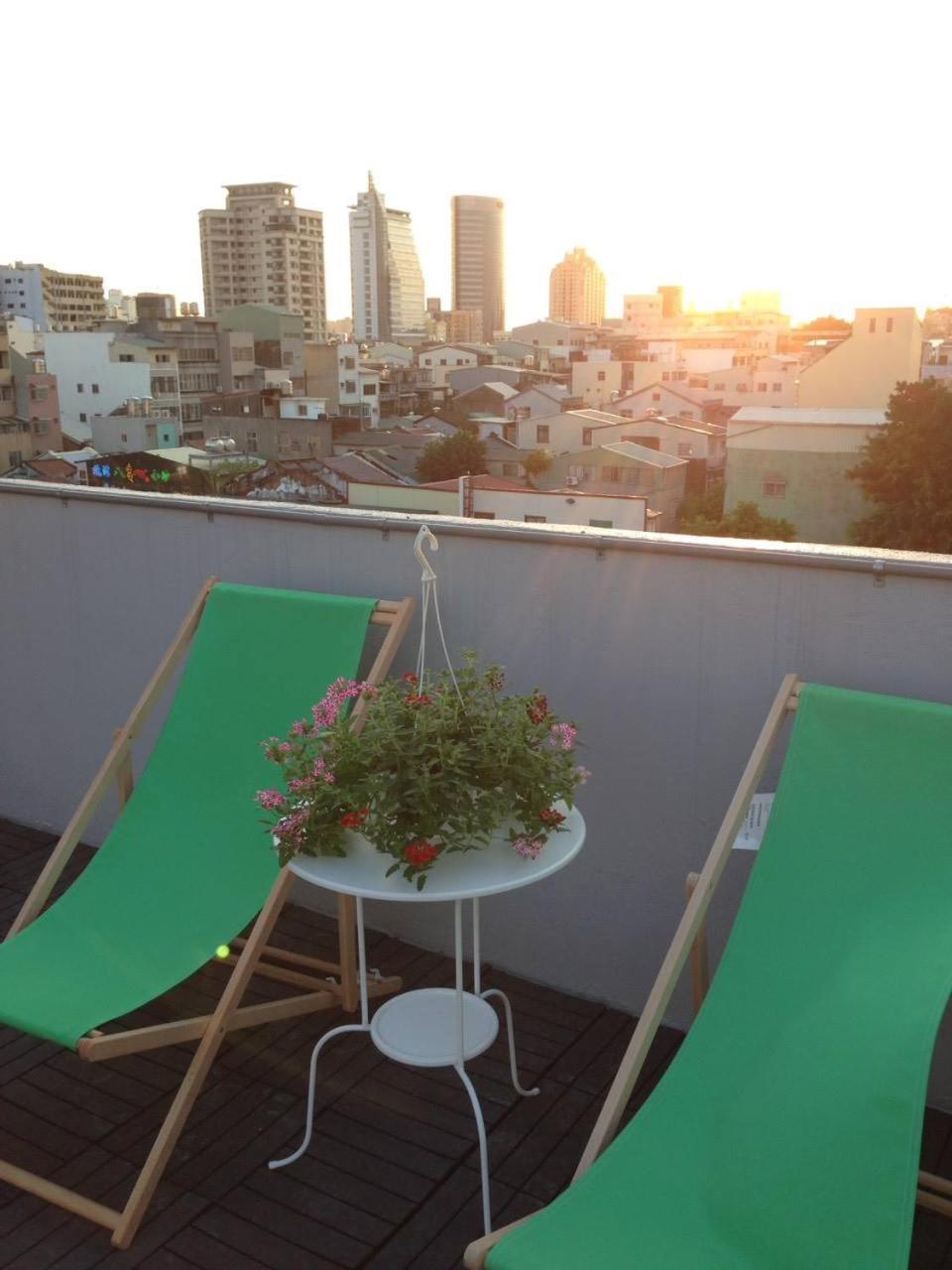 Loft18 Hostel Tainan Exterior photo